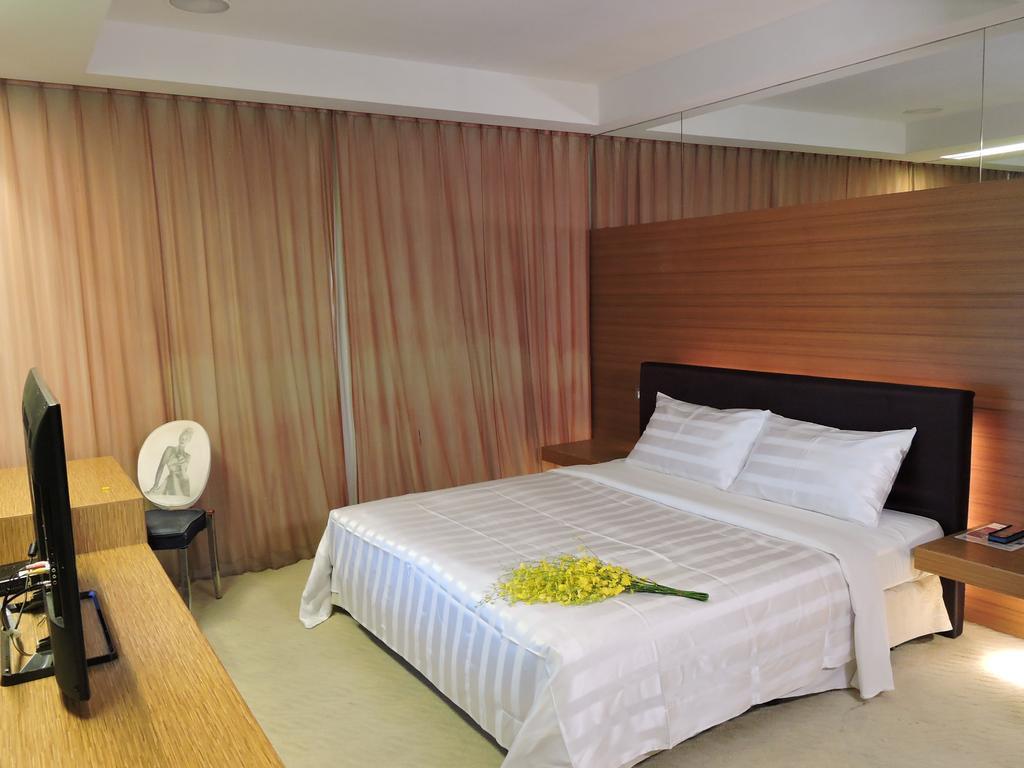Edinburgh Motel Тайнань Екстер'єр фото