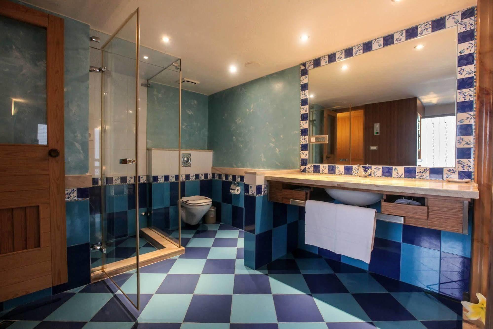 Edinburgh Motel Тайнань Екстер'єр фото